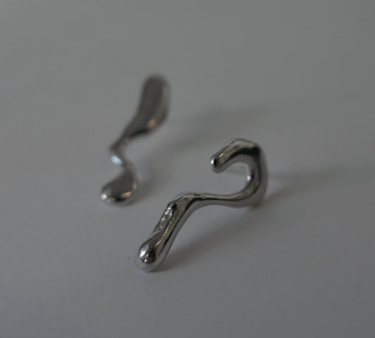 DO YOU DREAM OF ME EARRINGS (NHS XRAY SILVER) - MVESLW-FST